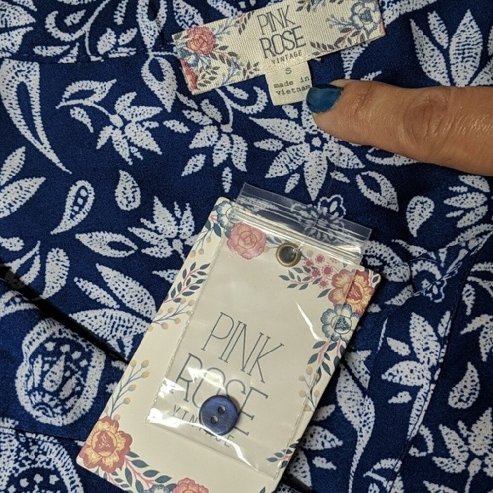 Pink Rose Tunic Top Long Sleeves Paisleys Boho Blue Navy S **NEW** - Picture 5 of 7